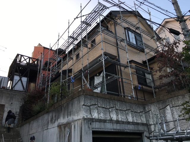 屋根壁を同時に塗装する利点