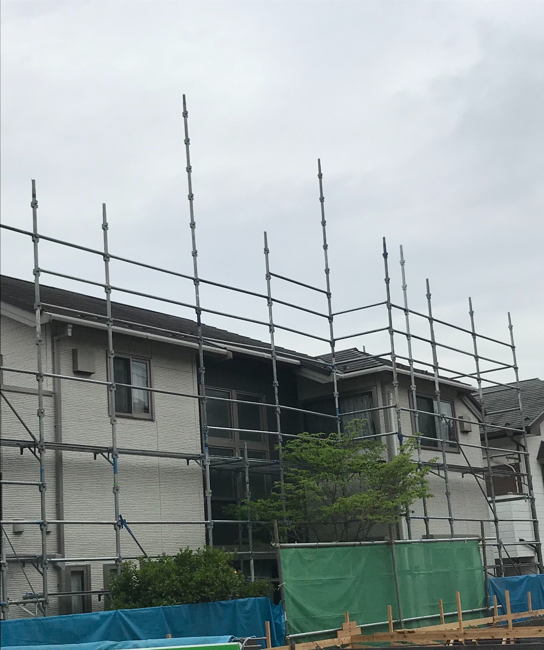 麻生区高石にて仮設工事