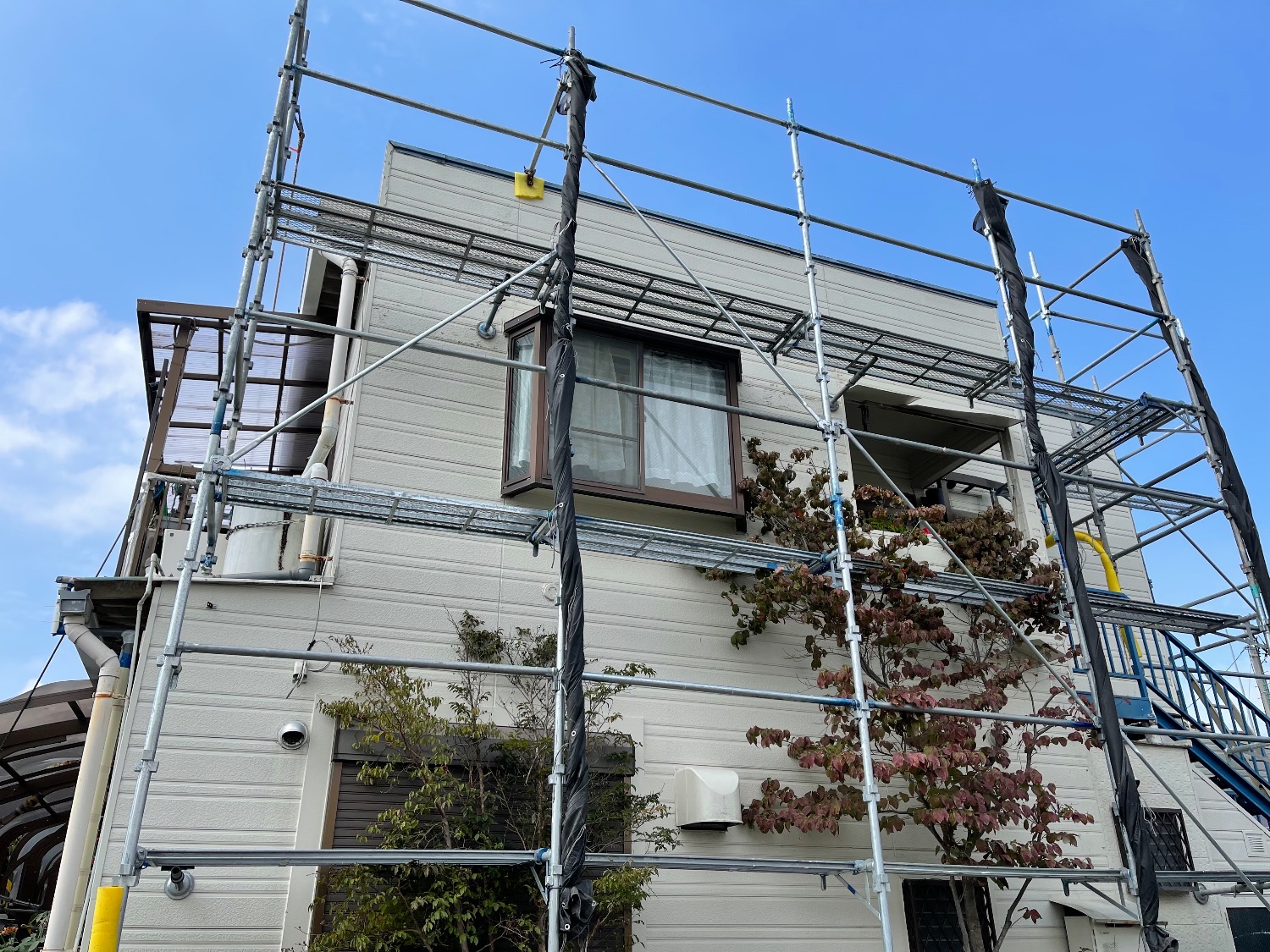 【足場】海老名市門沢橋にて仮設工事