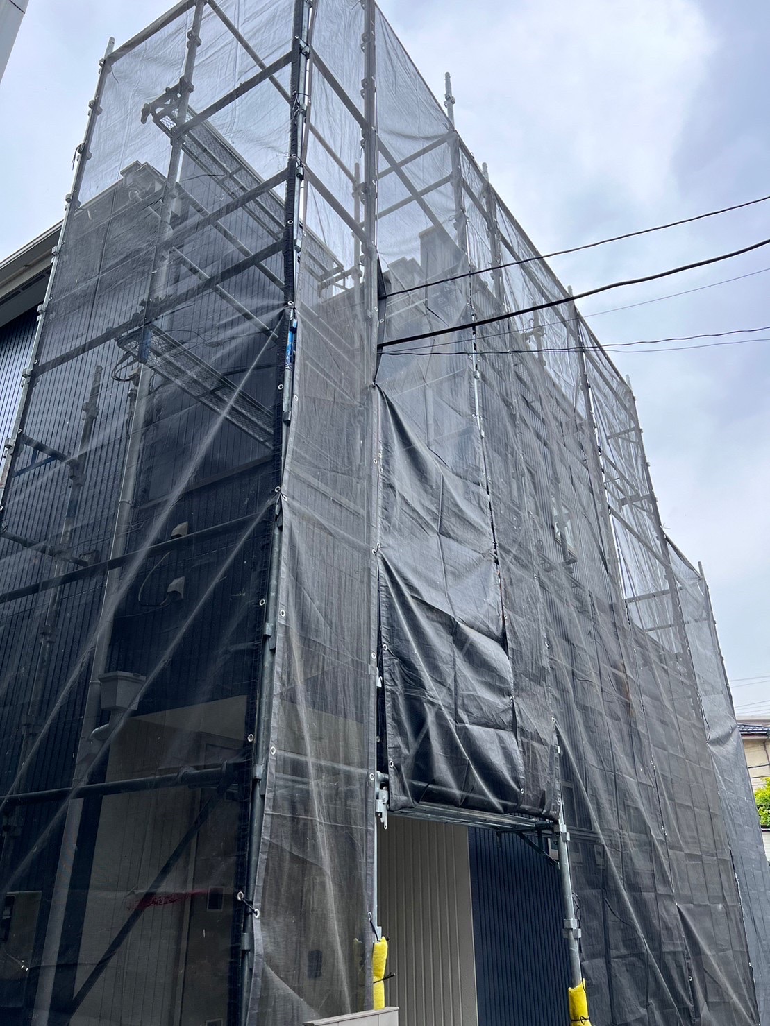 【足場】横須賀市二葉にて仮設工事