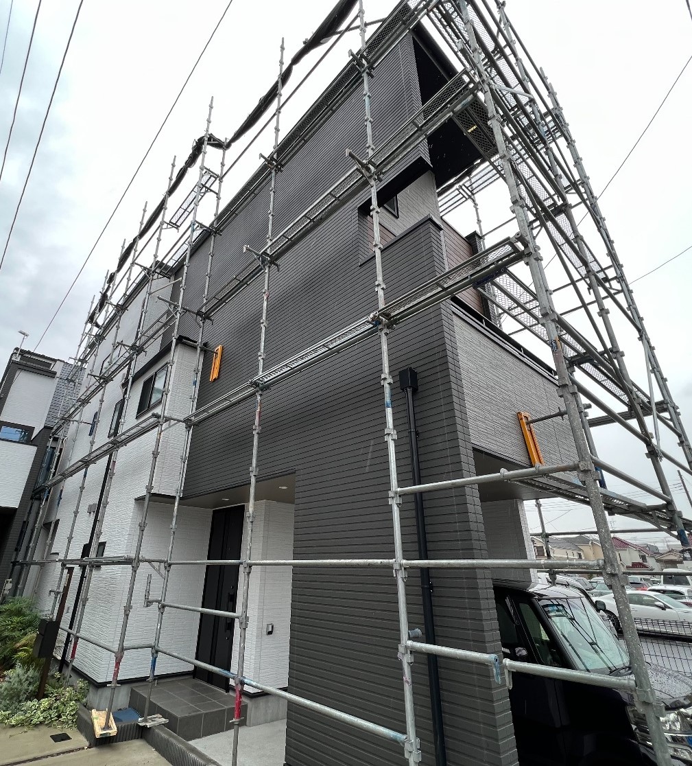【足場】足立区鹿浜にて仮設工事
