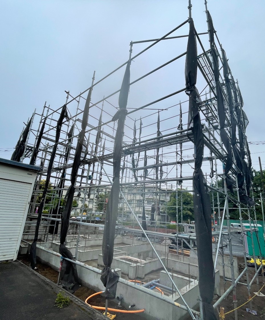 【足場】日野市大坂上にて仮設工事