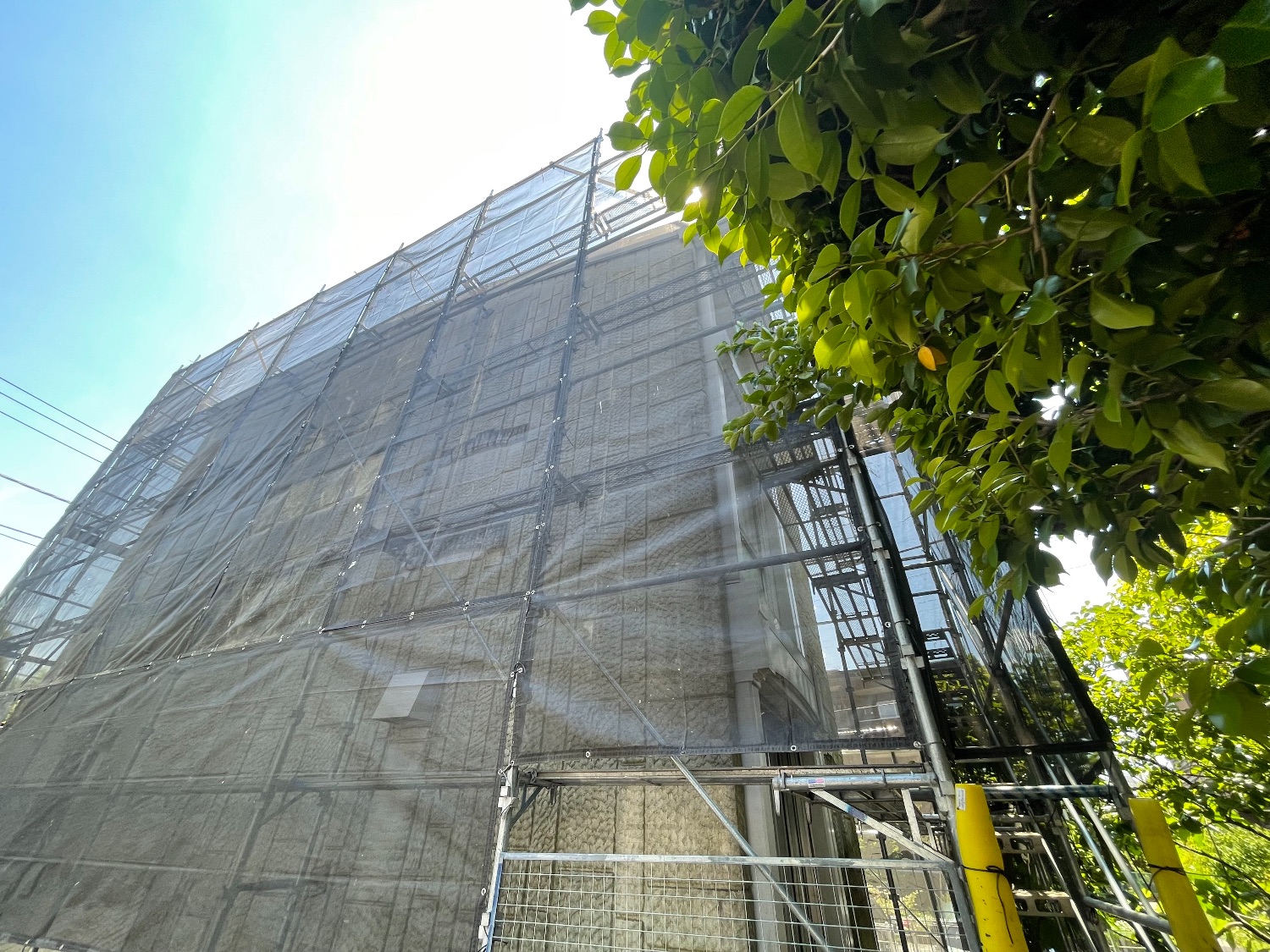 【足場】港北区綱島東にて仮設工事