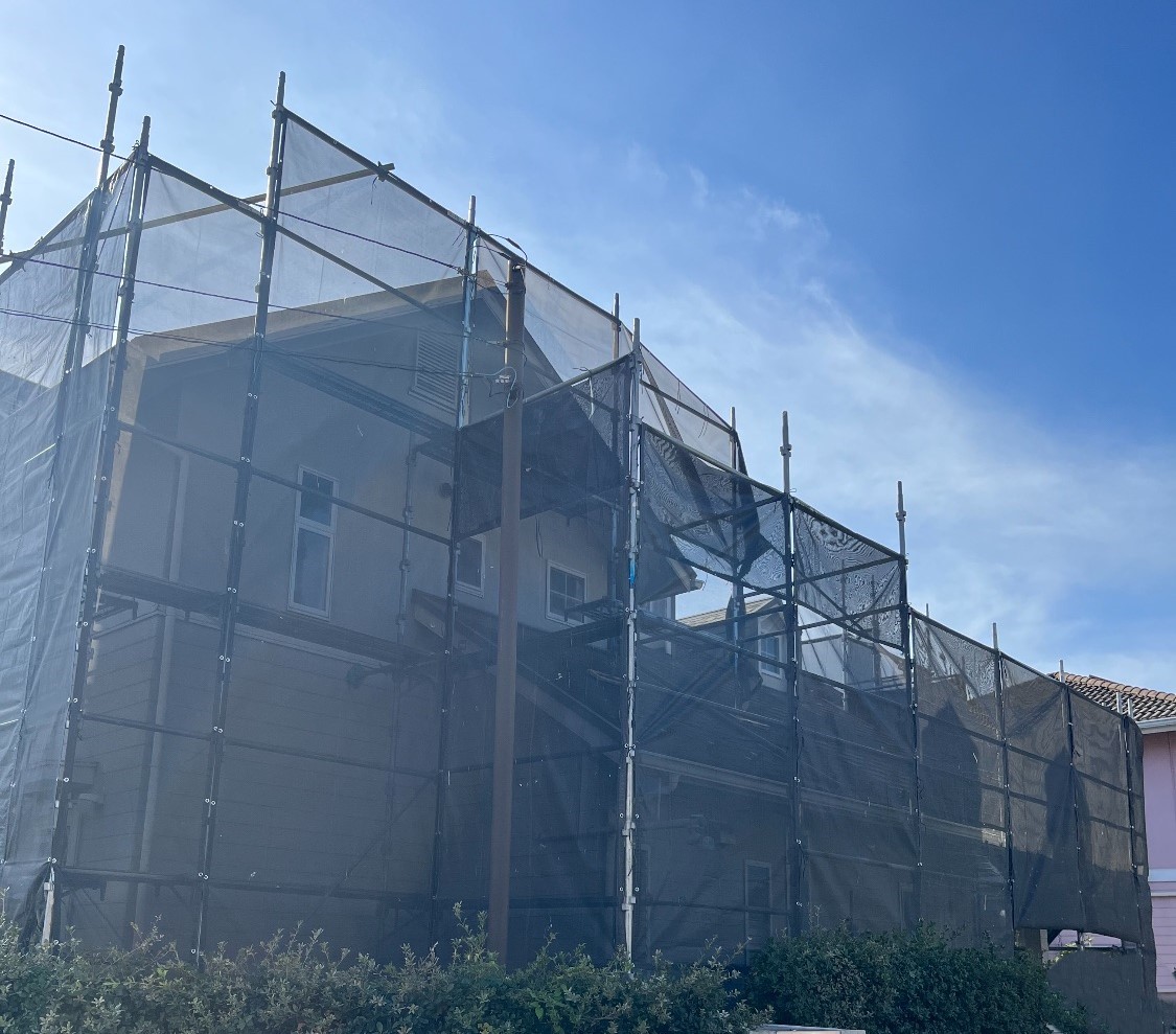 【足場】金沢区能見台にて仮設工事