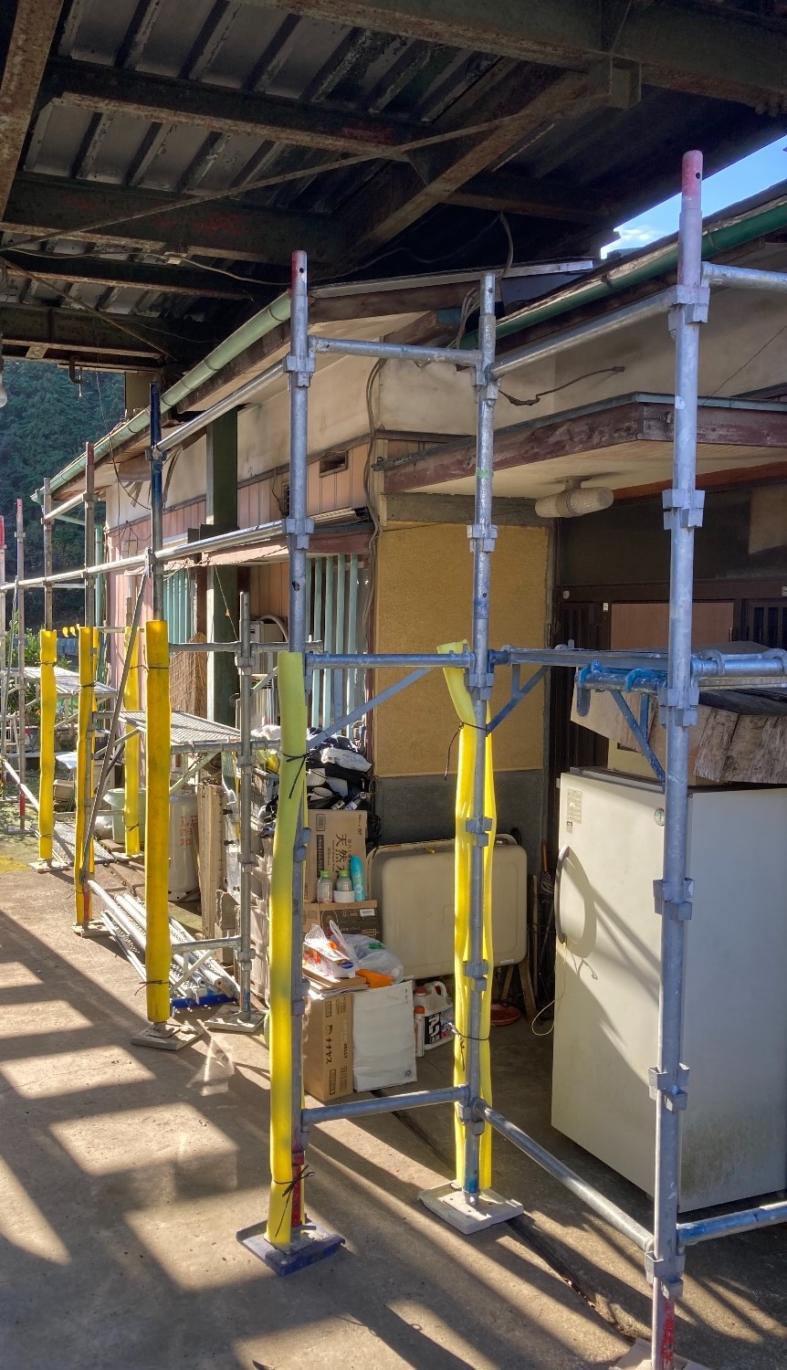 【足場】相模原市緑区川尻にて仮設工事