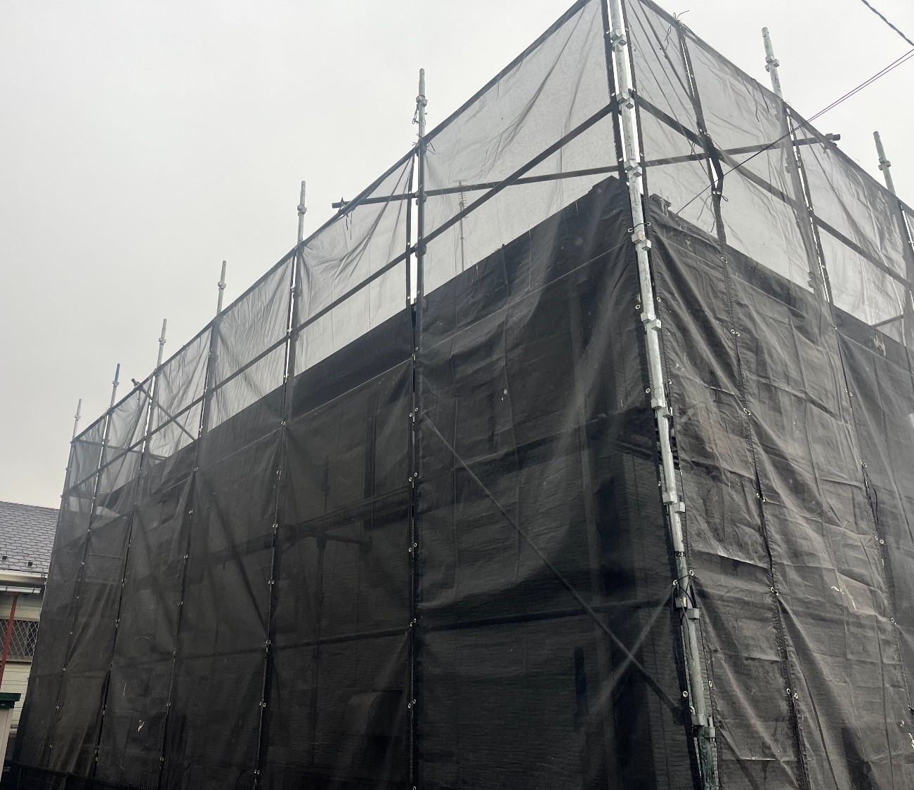 【足場】大井町金子にて仮設工事