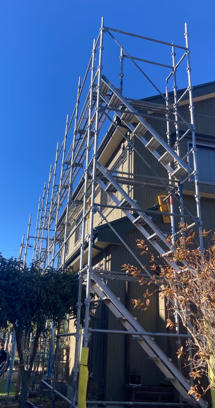 【足場】東京都羽村市羽加美にて仮設工事
