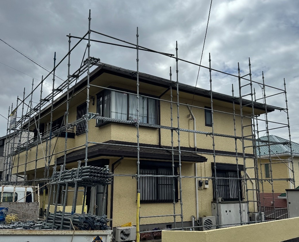 【足場】町田市玉川学園にて仮設工事