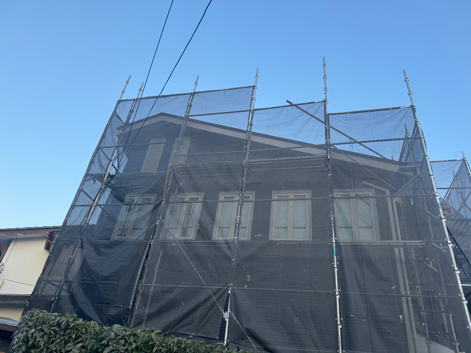 【足場】座間市立野台にて仮設工事