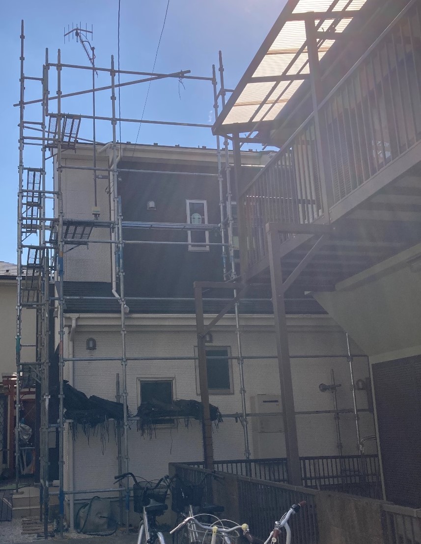 【足場】厚木市岡田にて仮設工事