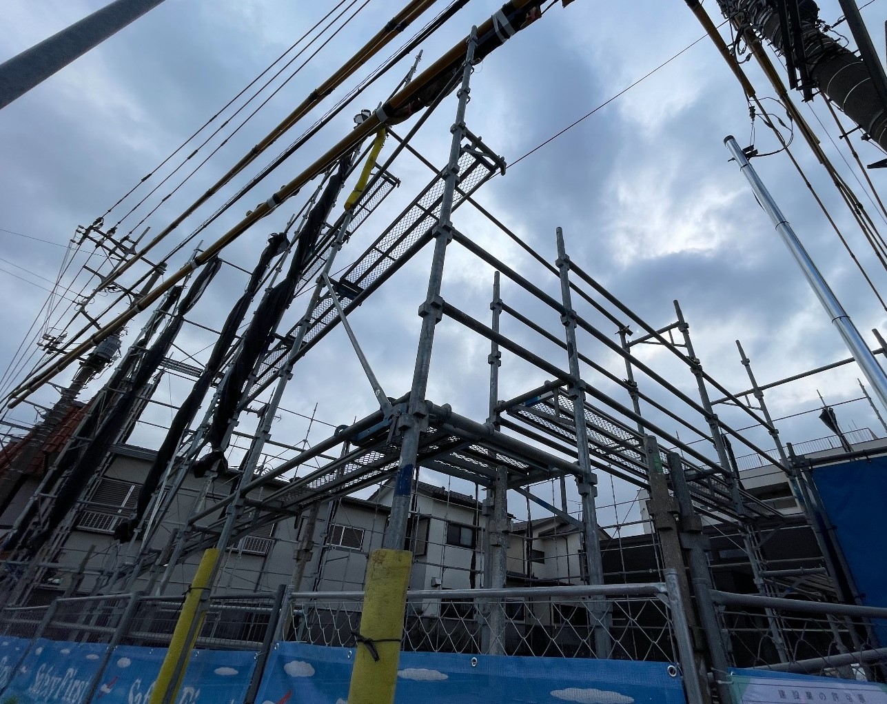 【足場】相模原市中央区陽光台にて仮設工事