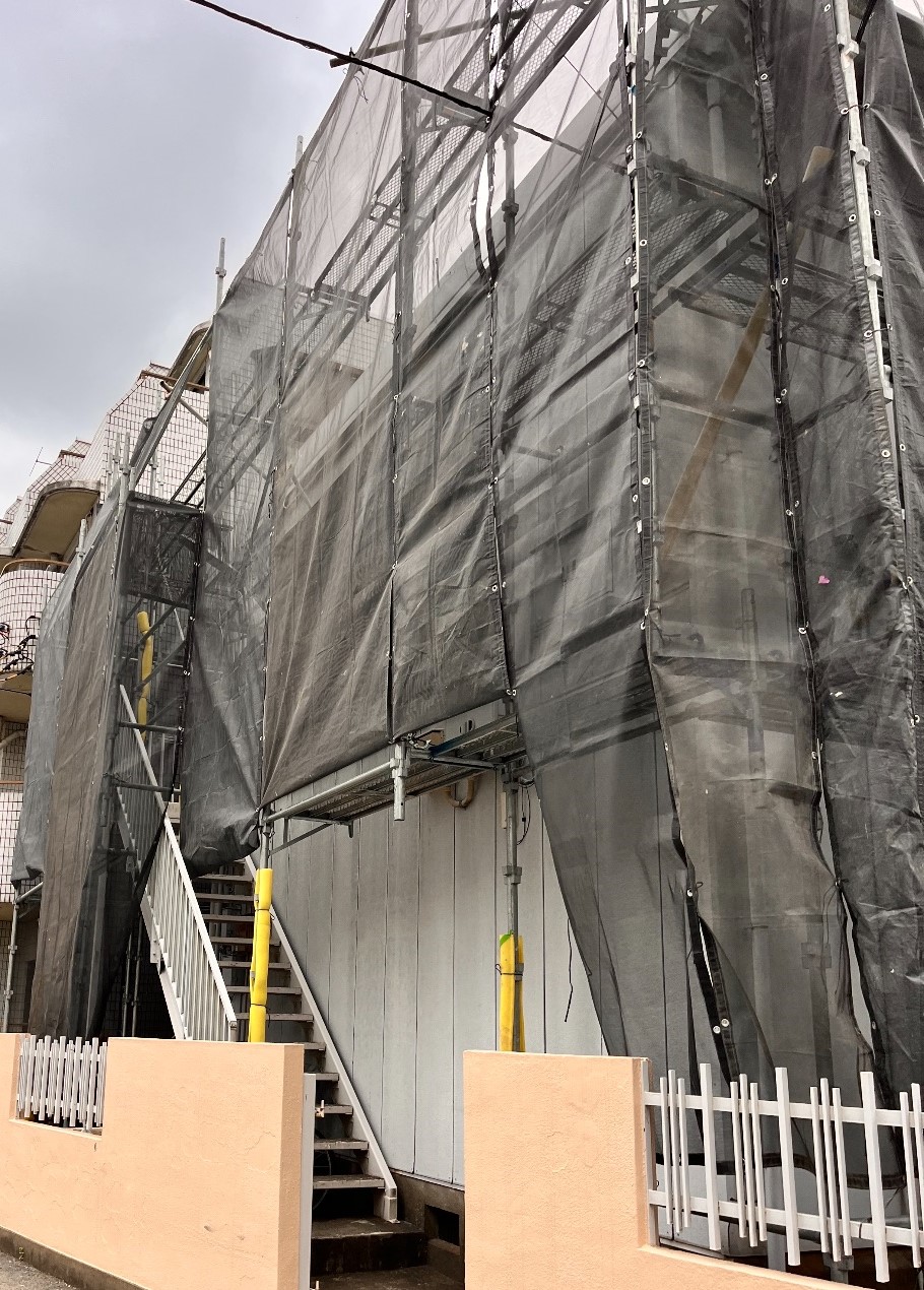 【足場】相模原市南区南台にて仮設工事