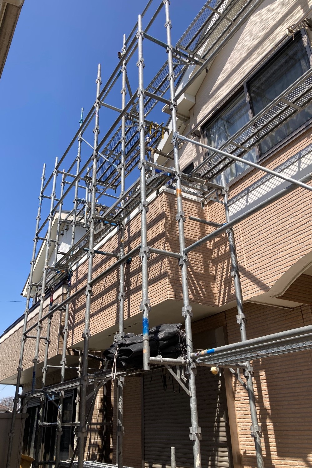 【足場】府中市白糸台にて仮設工事