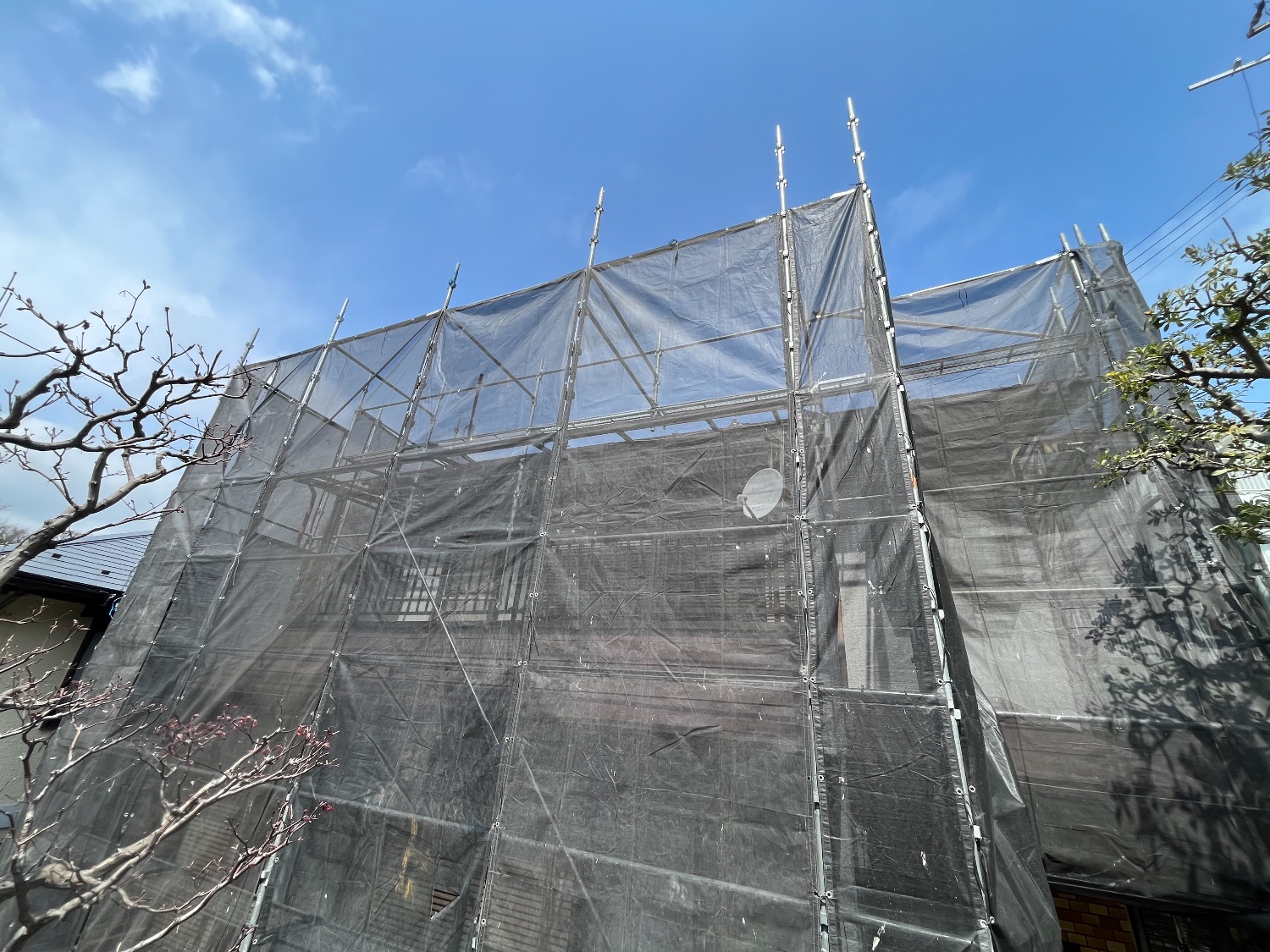 【足場】保土ヶ谷区東川島町にて仮設工事