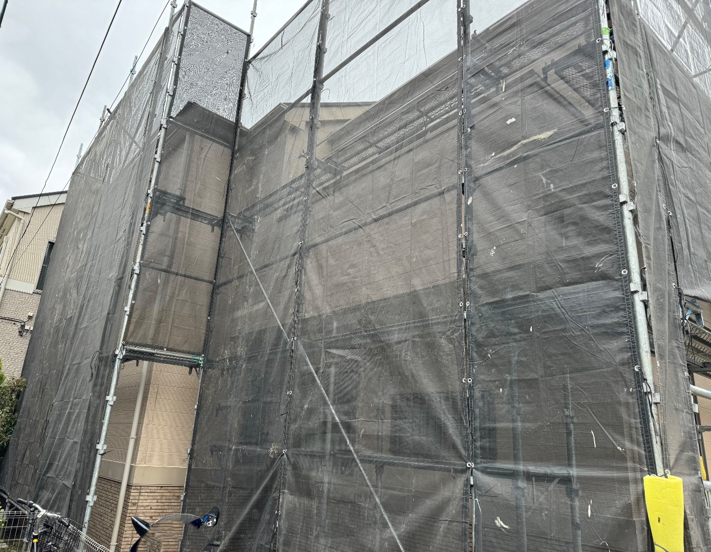 【足場】練馬区中村にて仮設工事