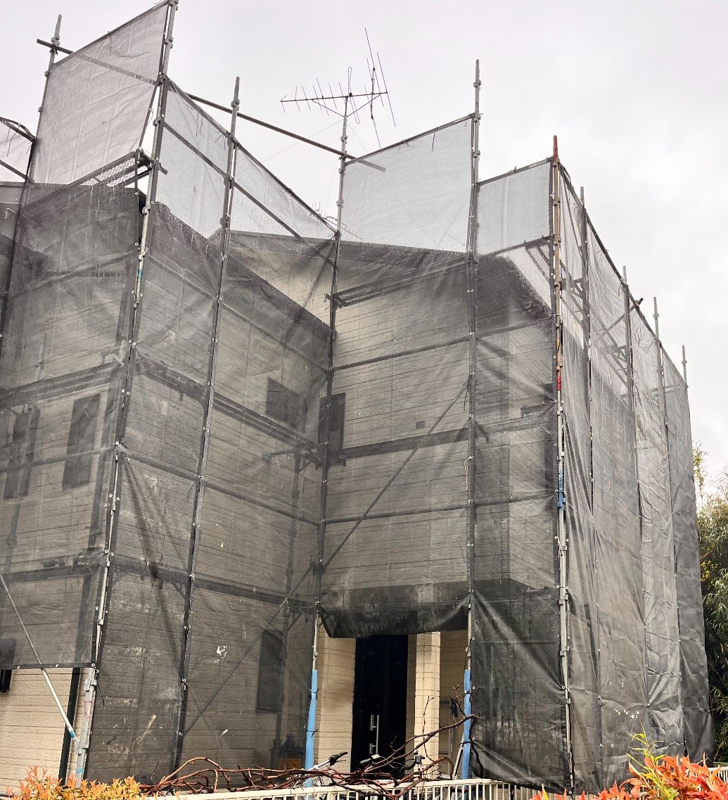 【足場】厚木市下荻野にて仮設工事