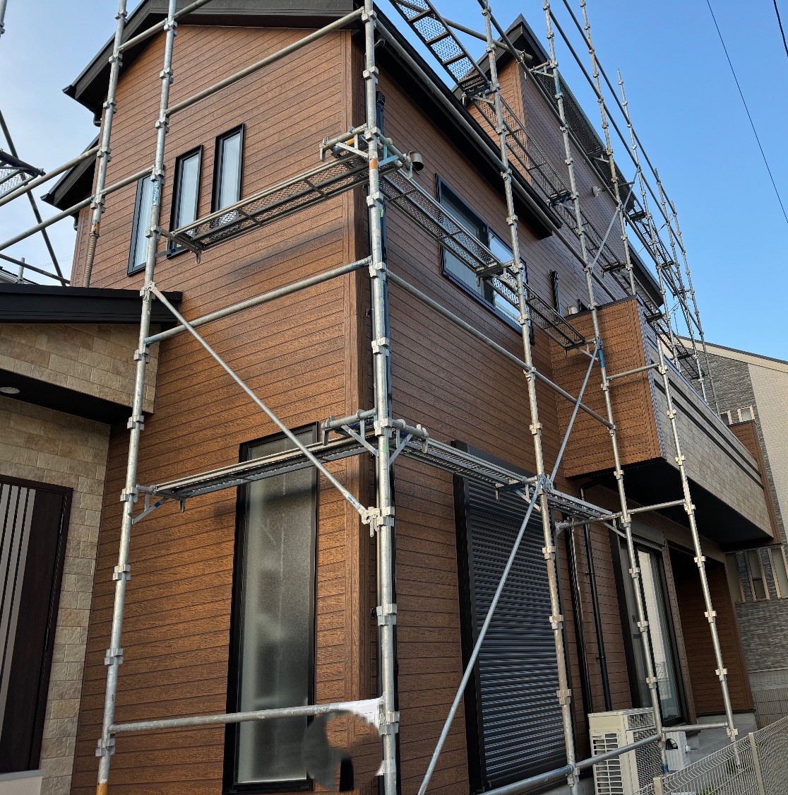 【足場】横浜市瀬谷区北新にて仮設工事