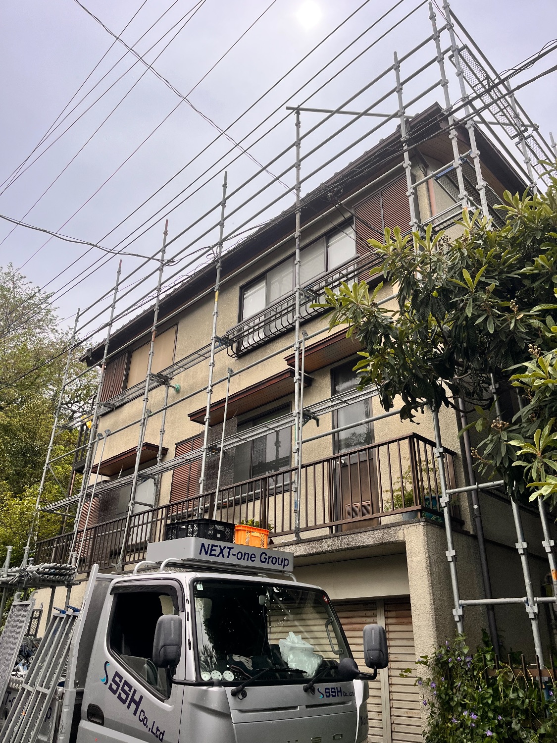 【足場】町田市玉川学園にて仮設工事