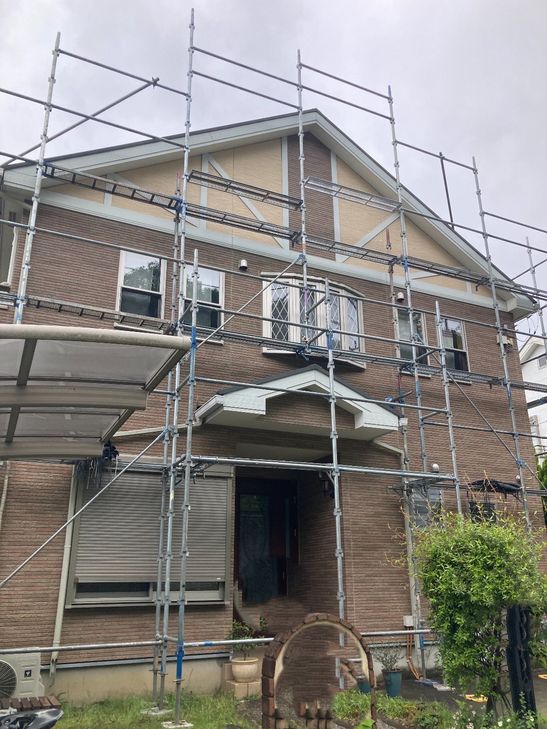 【足場】厚木市みはる野にて仮設工事