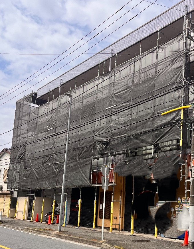 【足場】港南区笹下にて仮設工事