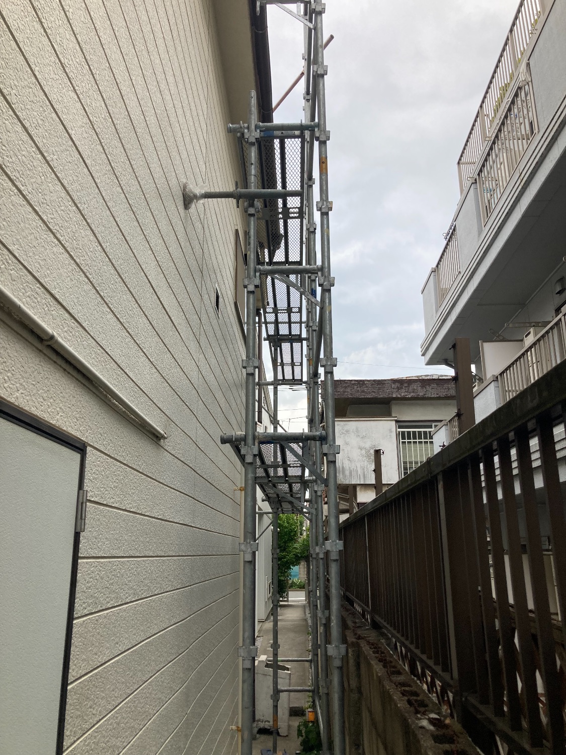 【足場】大田区池上にて仮設工事