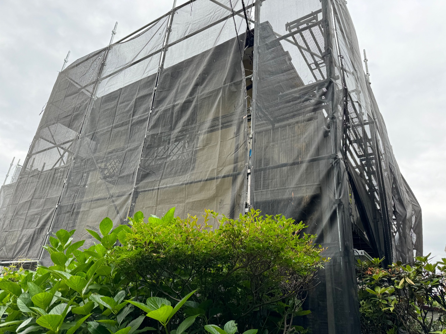 【足場】町田市西成瀬にて仮設工事