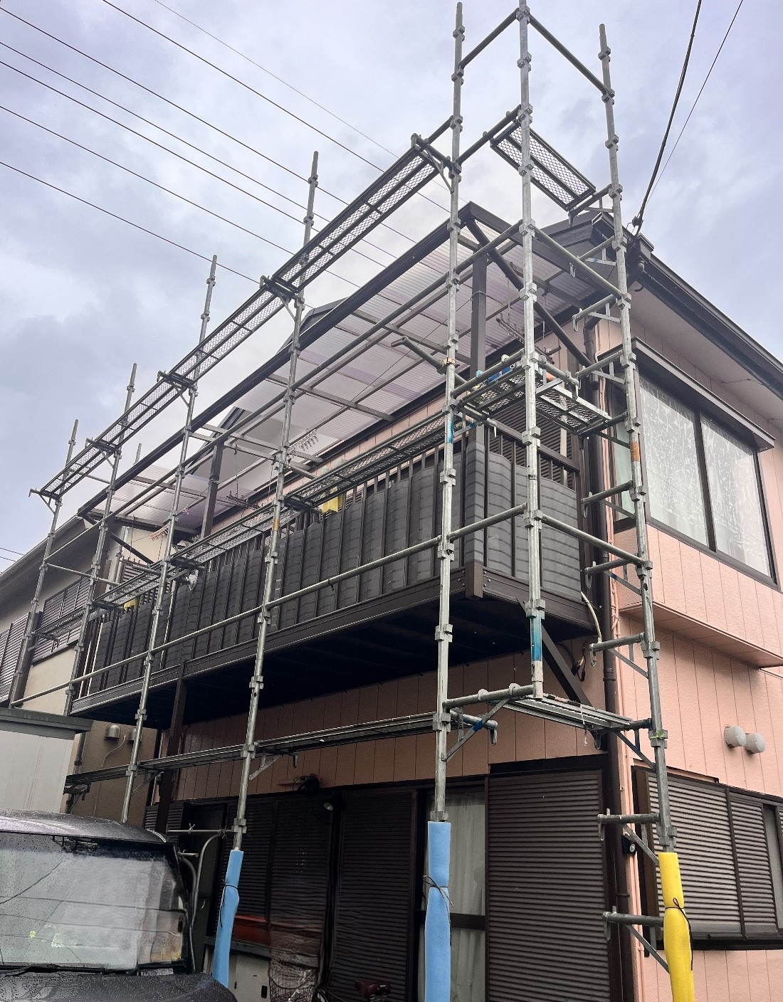 【足場】大和市深見台にて仮設工事