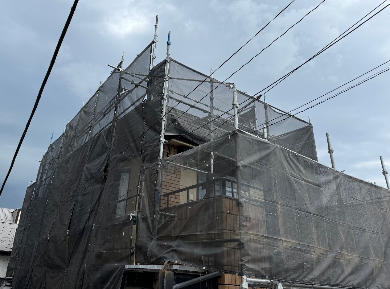 【足場】世田谷区大蔵にて仮設工事