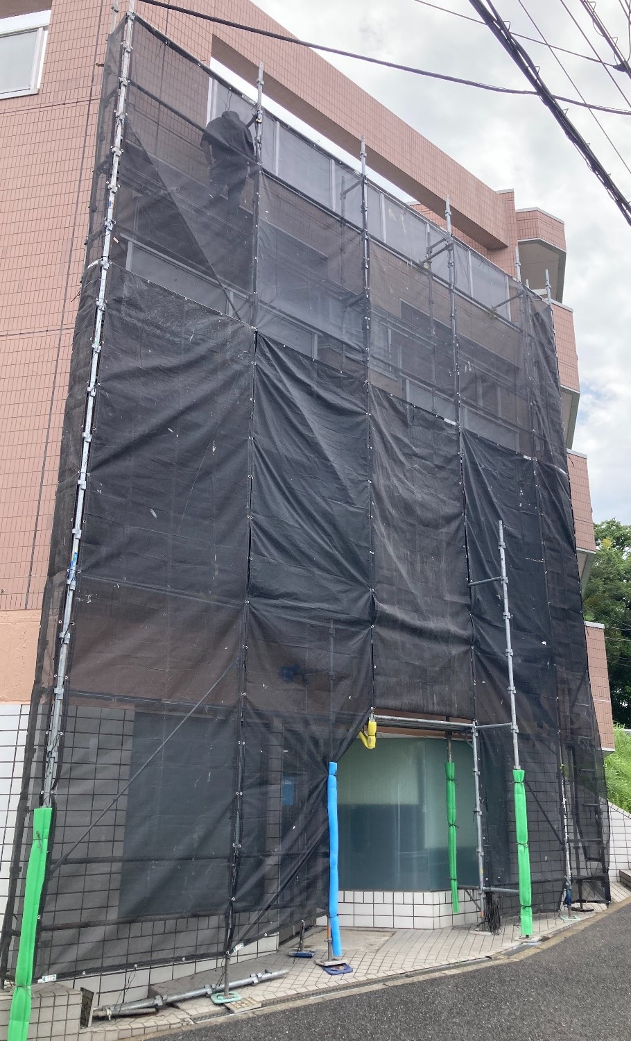 【足場】横浜市青葉区市ケ尾町にて仮設工事