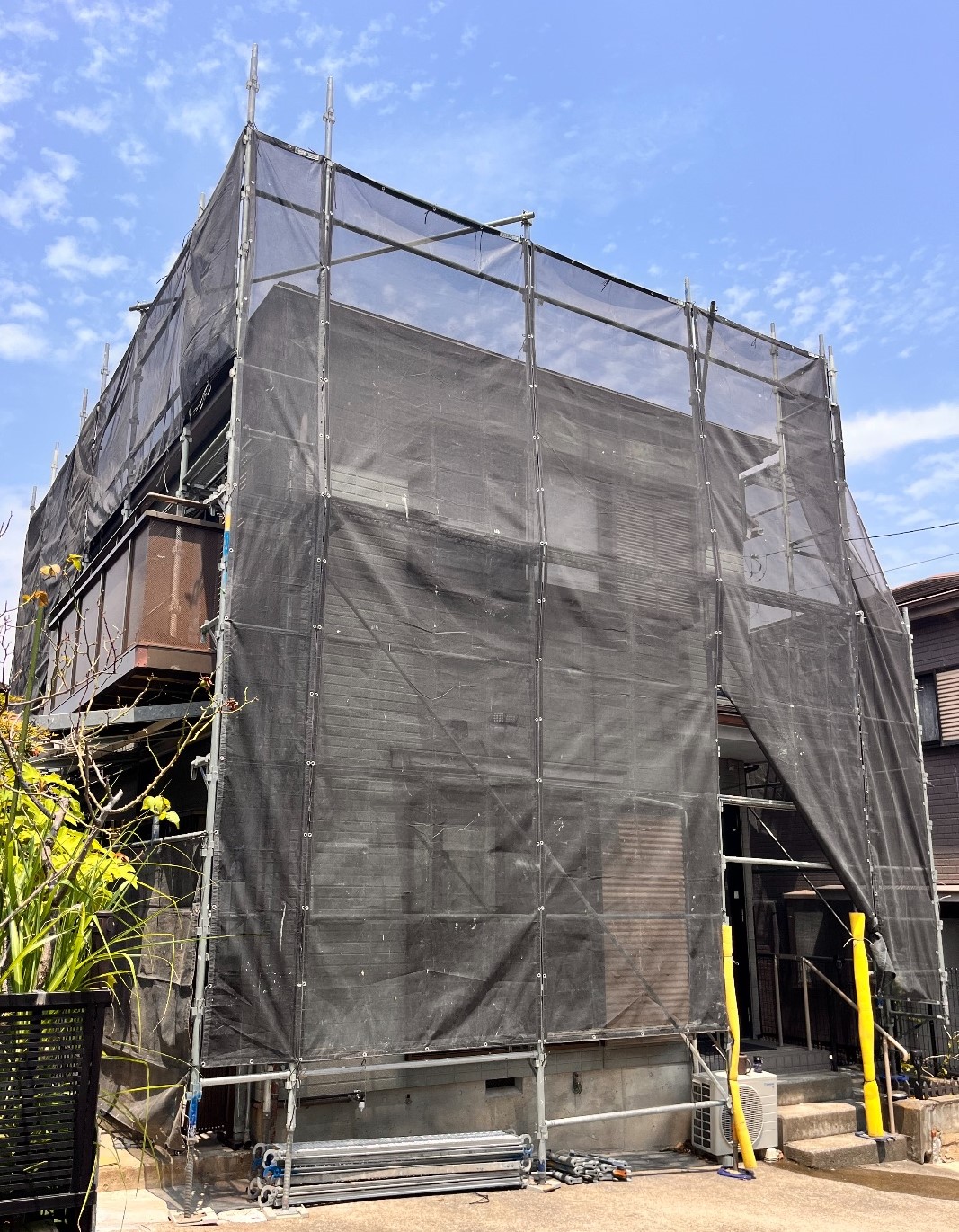 【足場】横須賀市湘南鷹取にて仮設工事