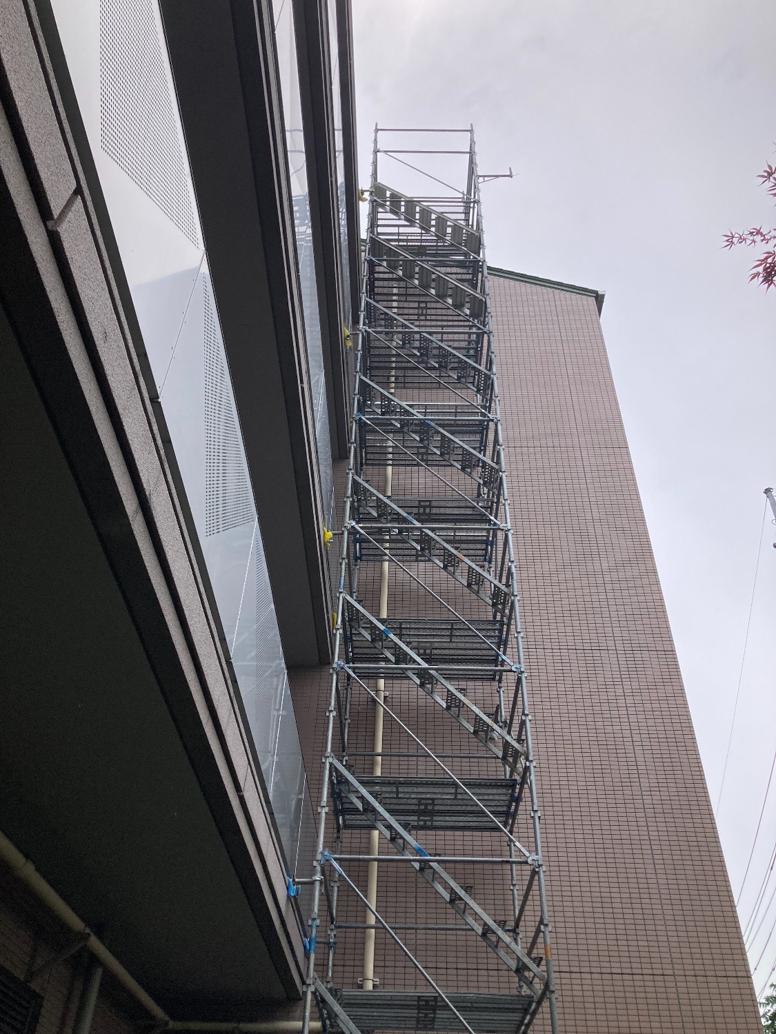 【足場】越谷市増森にて仮設工事