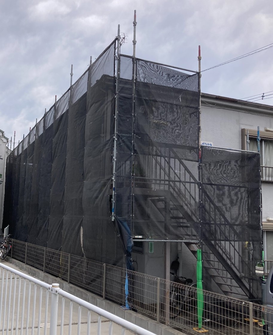【足場】町田市本町田にて仮設工事