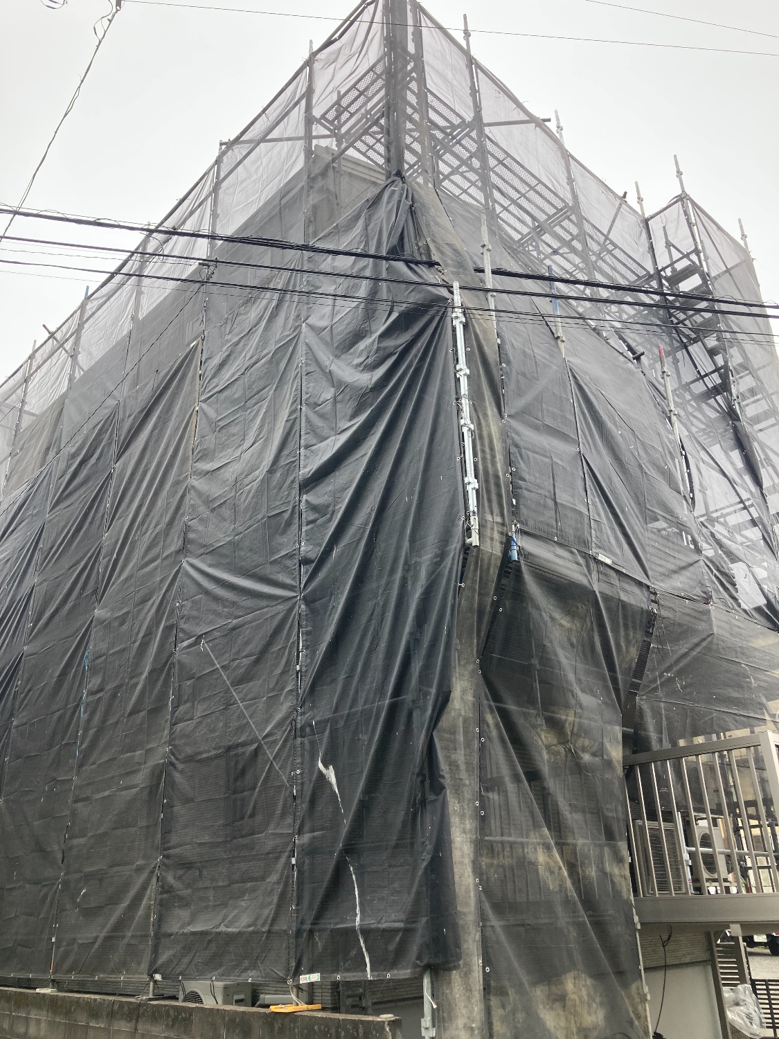 【足場】厚木市上荻野にて仮設工事