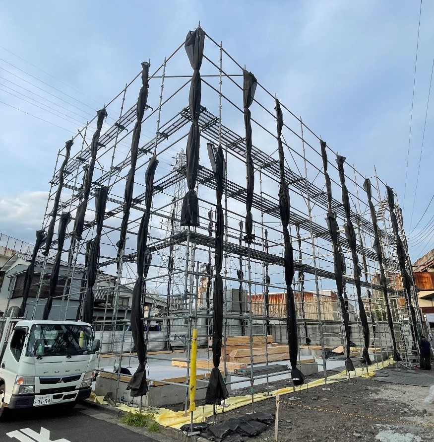 【足場】川崎区鋼管通にて仮設工事