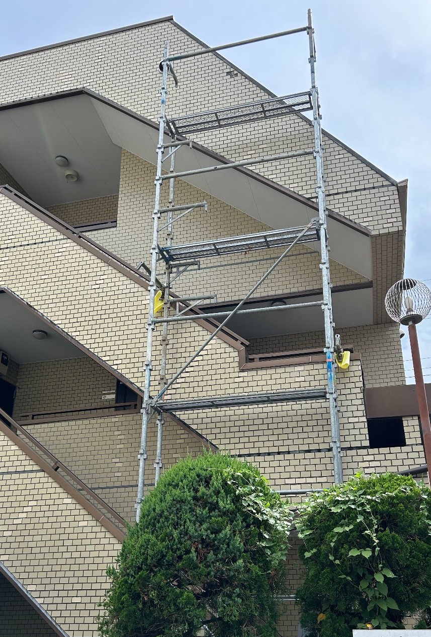 【足場】相模原市南区相模台にて仮設工事