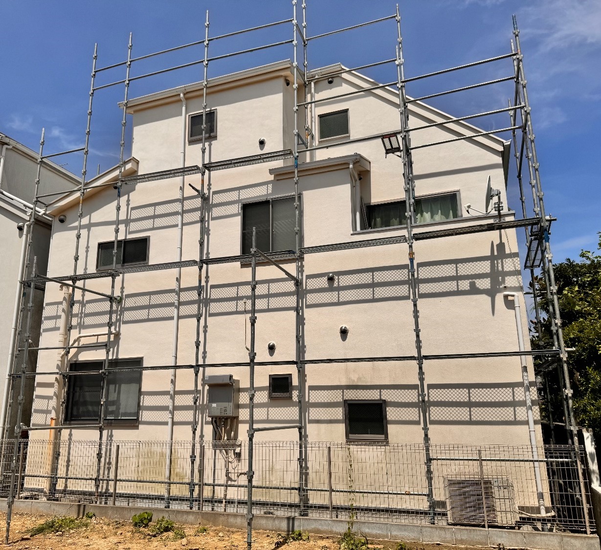 【足場】横浜市磯子区洋光台にて仮設工事