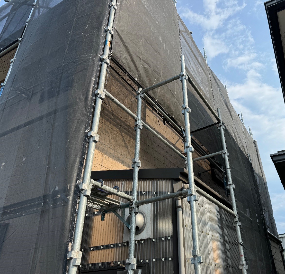 【足場】木更津市久津間にて仮設工事