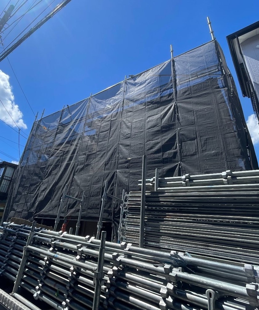 【足場】座間市ひばりが丘にて仮設工事