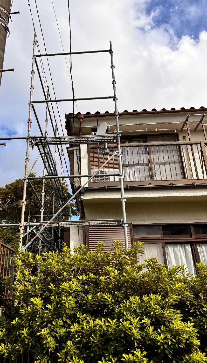 【足場】町田市本町田にて仮設工事