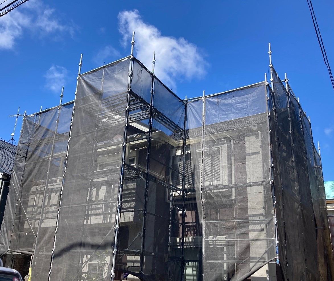 【足場】茅ヶ崎市本村にて仮設工事
