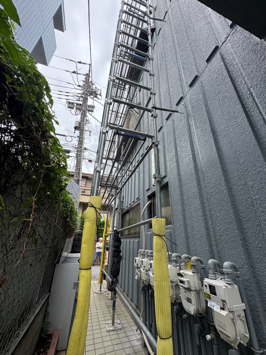 【足場】渋谷区本町にて仮設工事