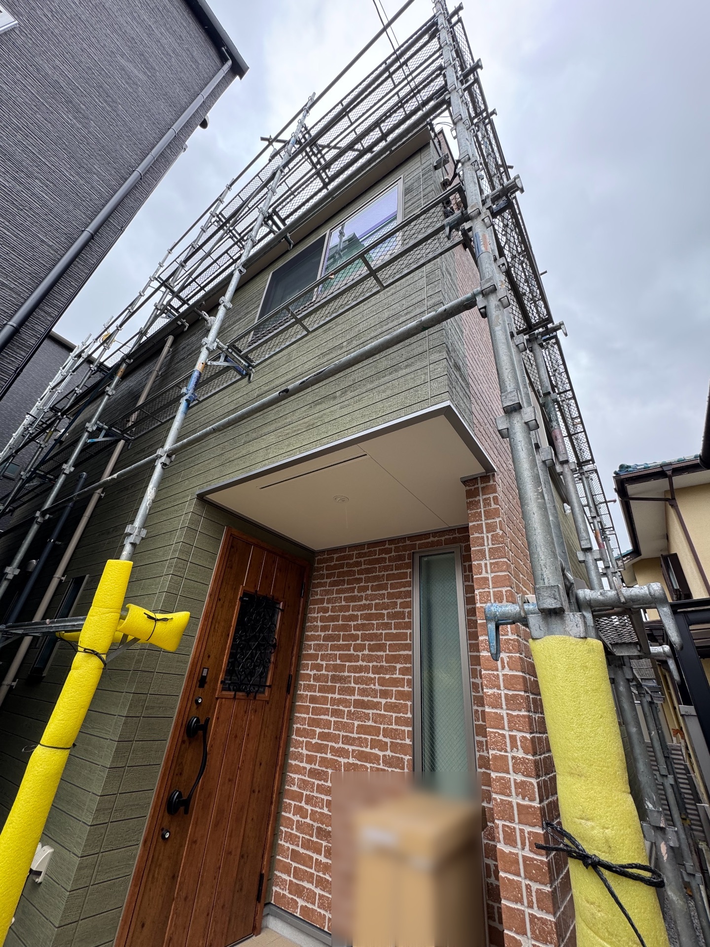 【足場】調布市上石原にて仮設工事