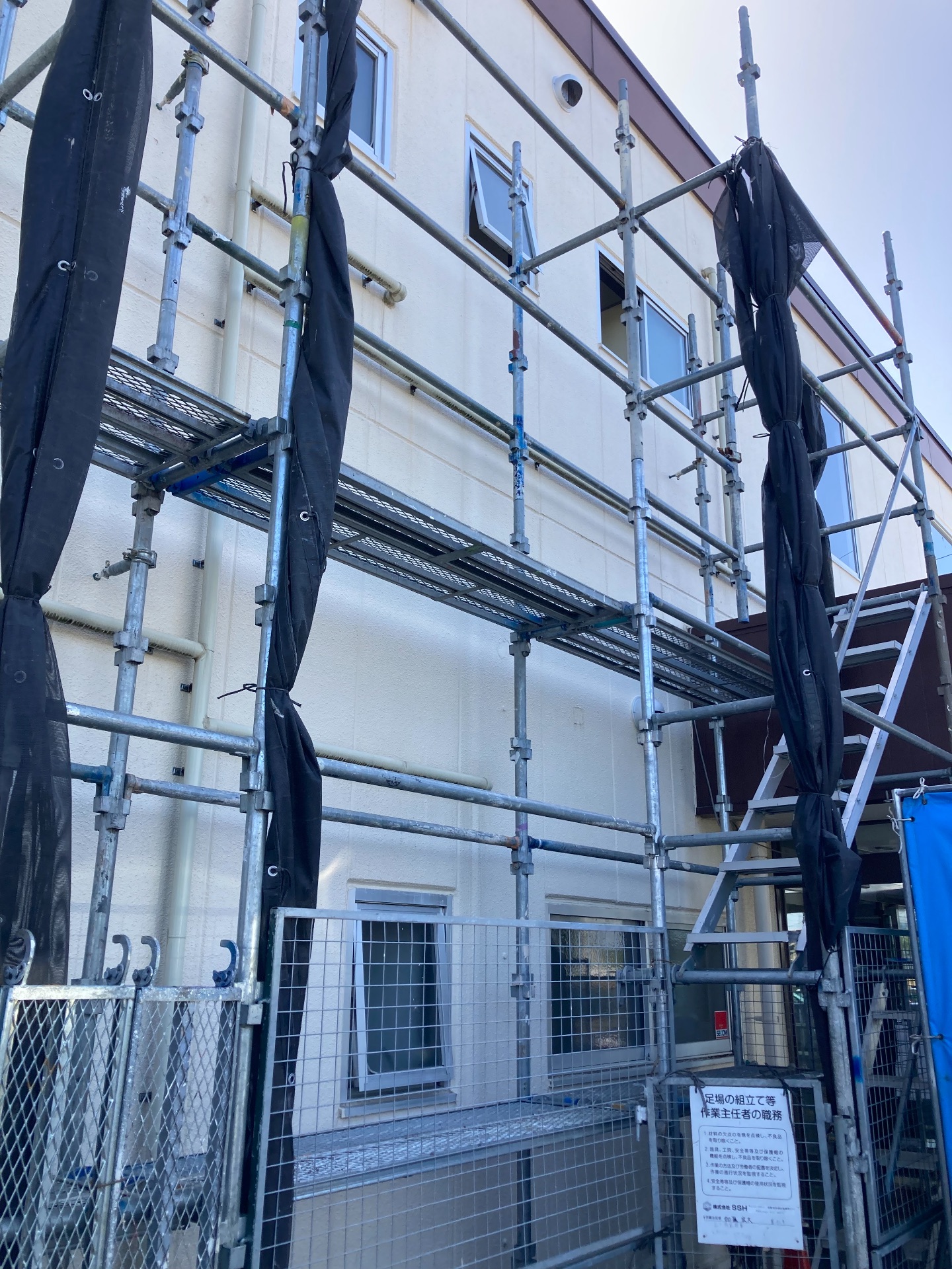 【足場】綾瀬市小園にて仮設工事