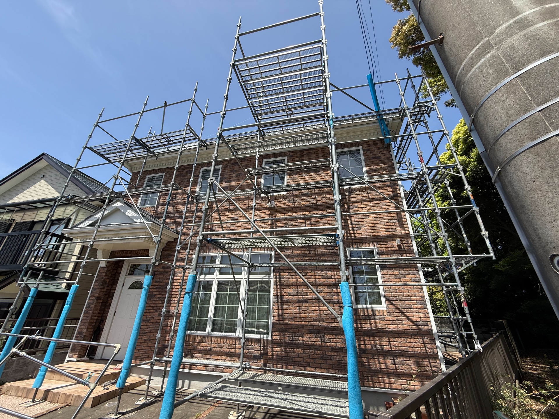 【足場】町田市東玉川学園にて仮設工事
