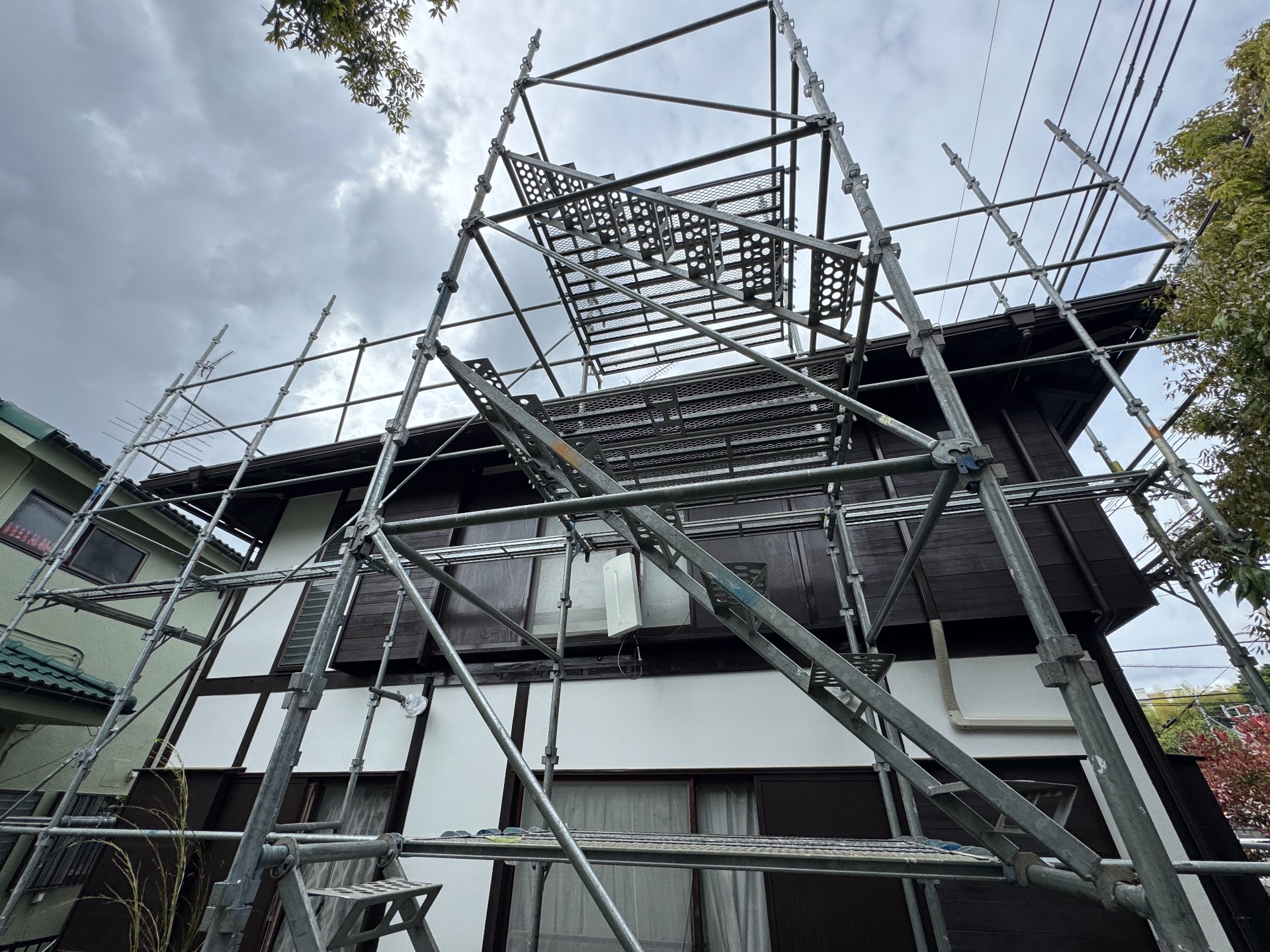 【足場】町田市金井にて仮設工事