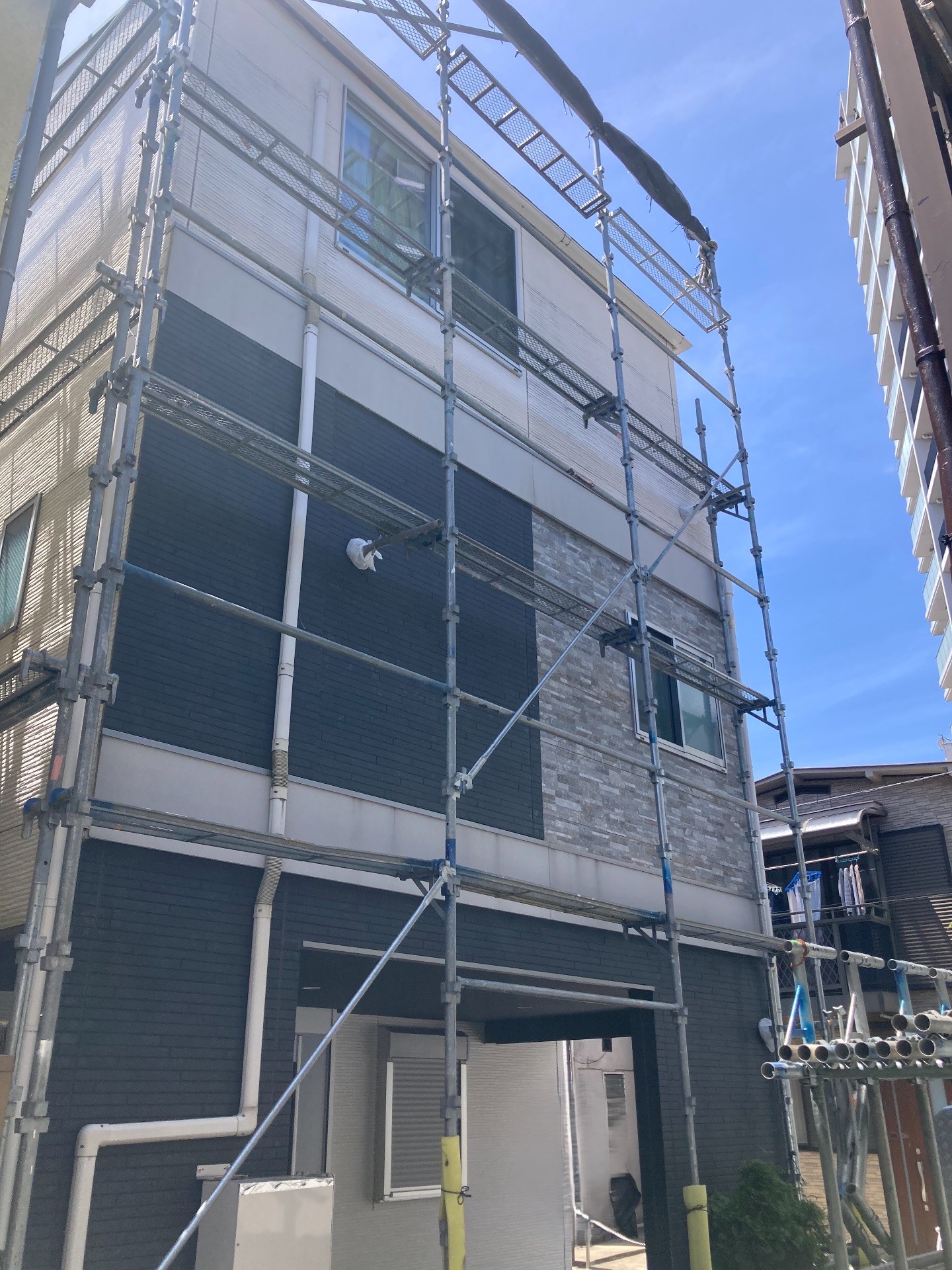 【足場】荒川区町屋にて仮設工事