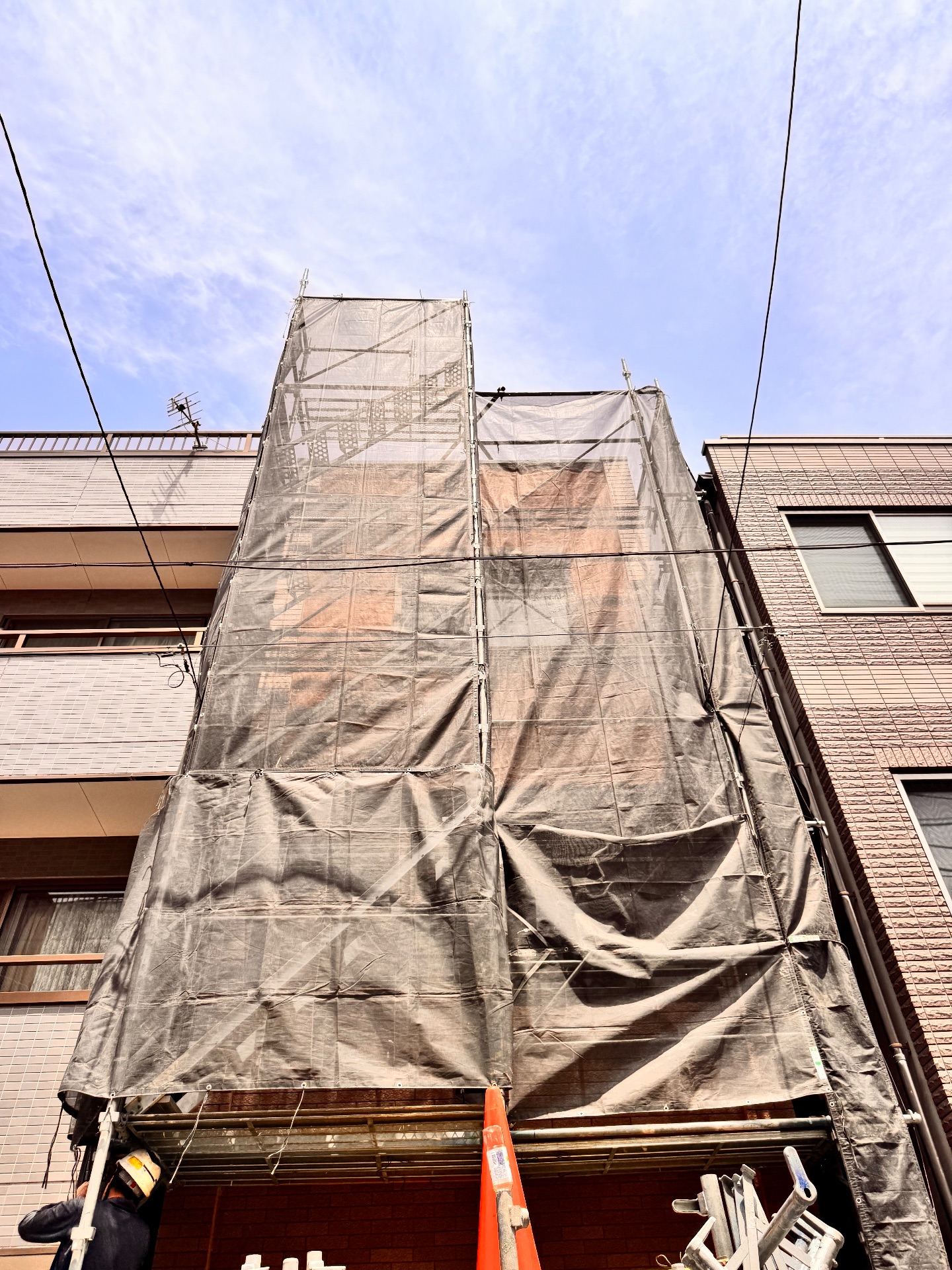 【足場】台東区清川にて仮設工事
