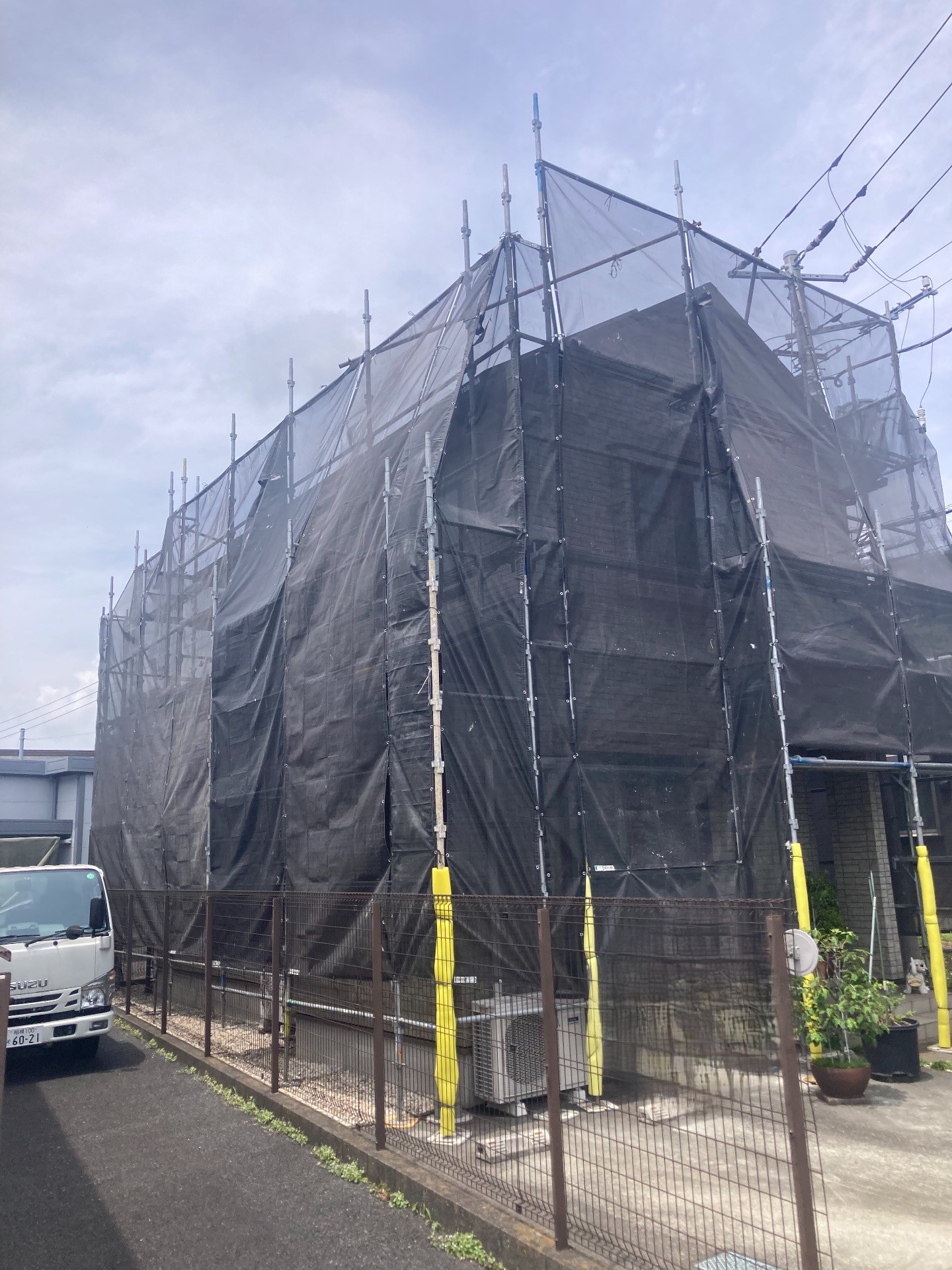 【足場】厚木市飯山南にて仮設工事