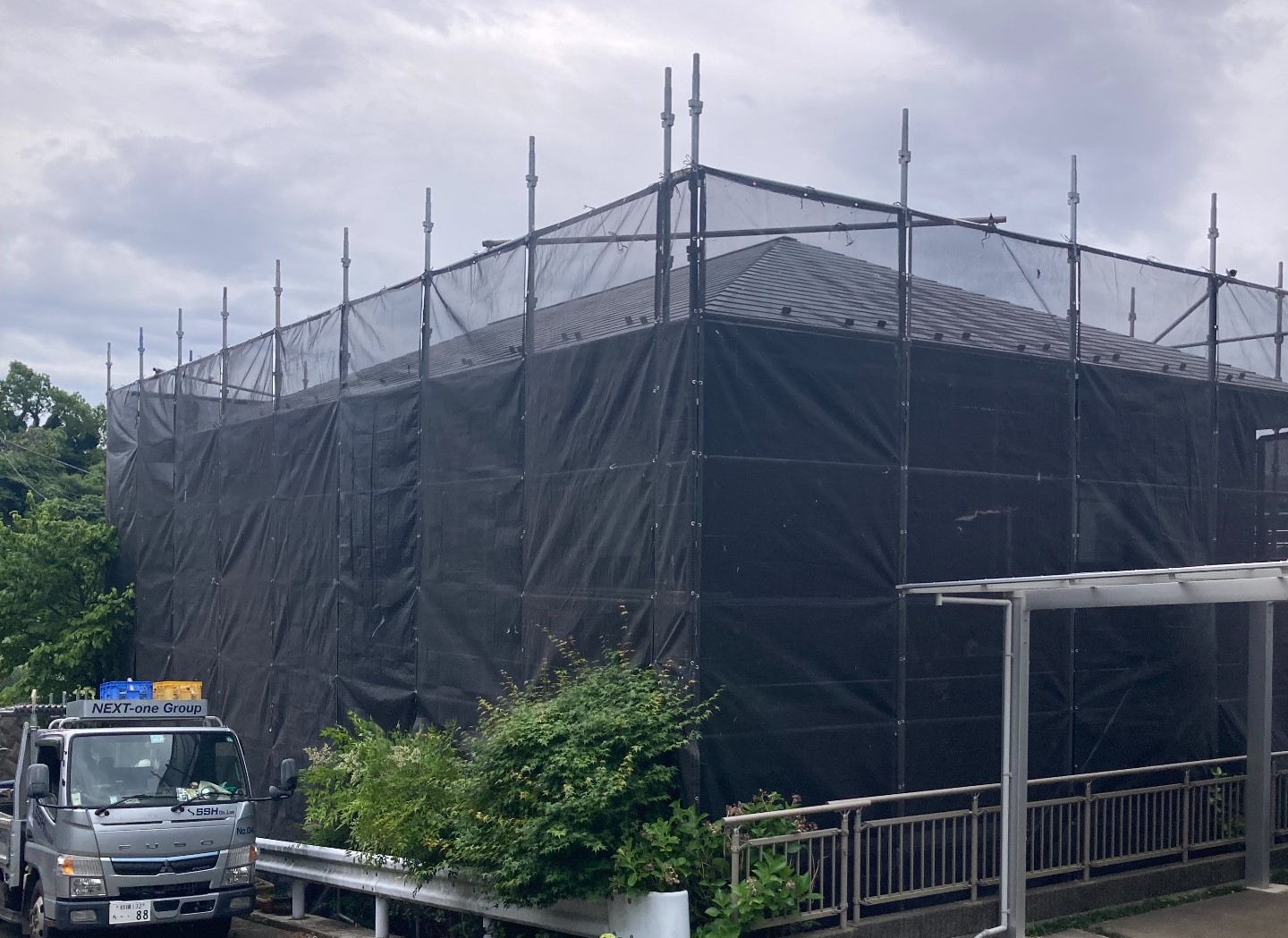 【足場】厚木市船子にて仮設工事