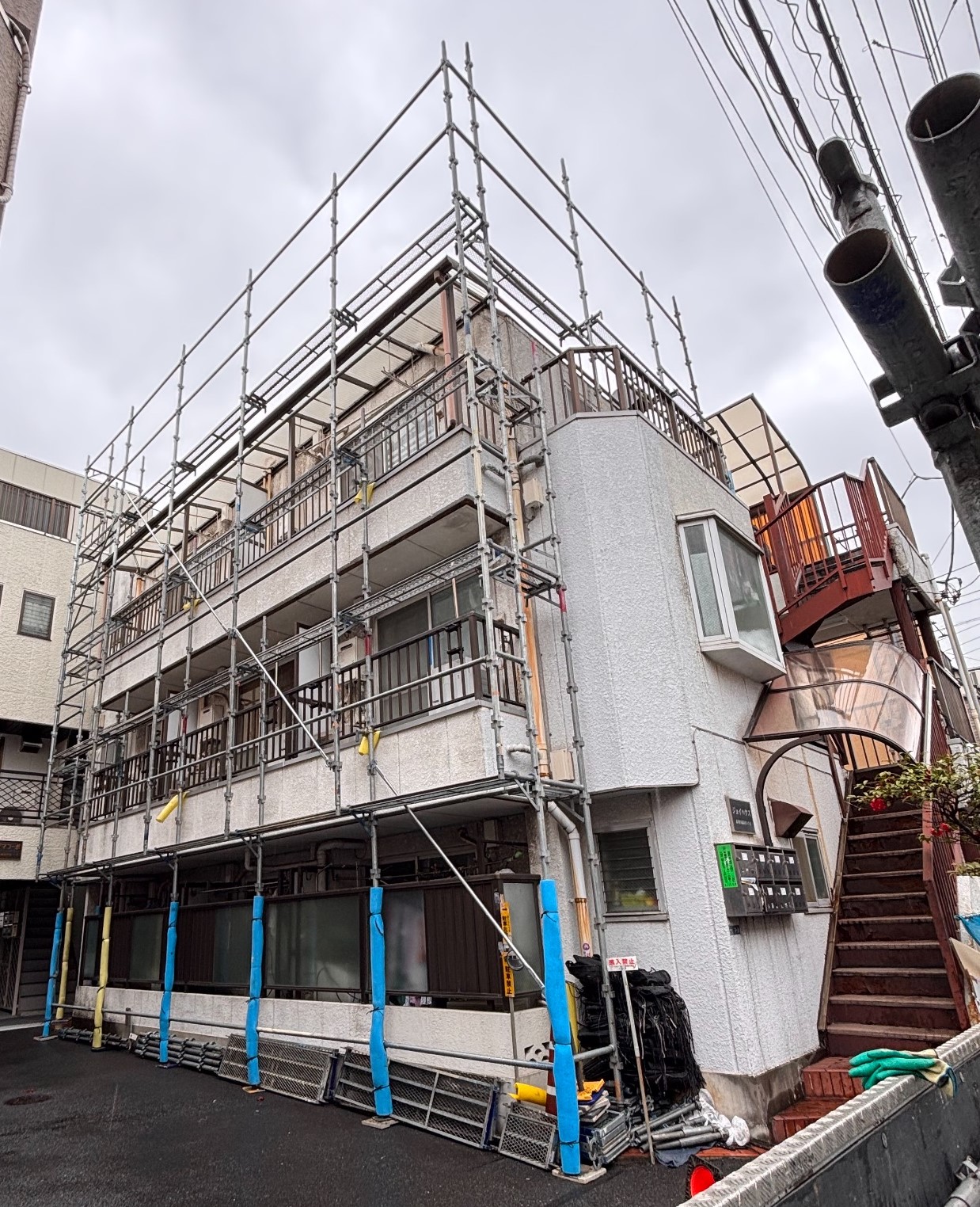 【足場】品川区南品川にて仮設工事